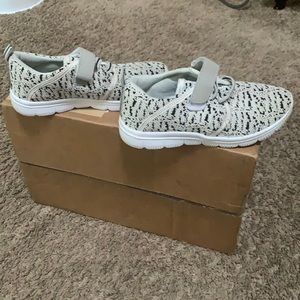 Slip on Velcro Sneakers 34